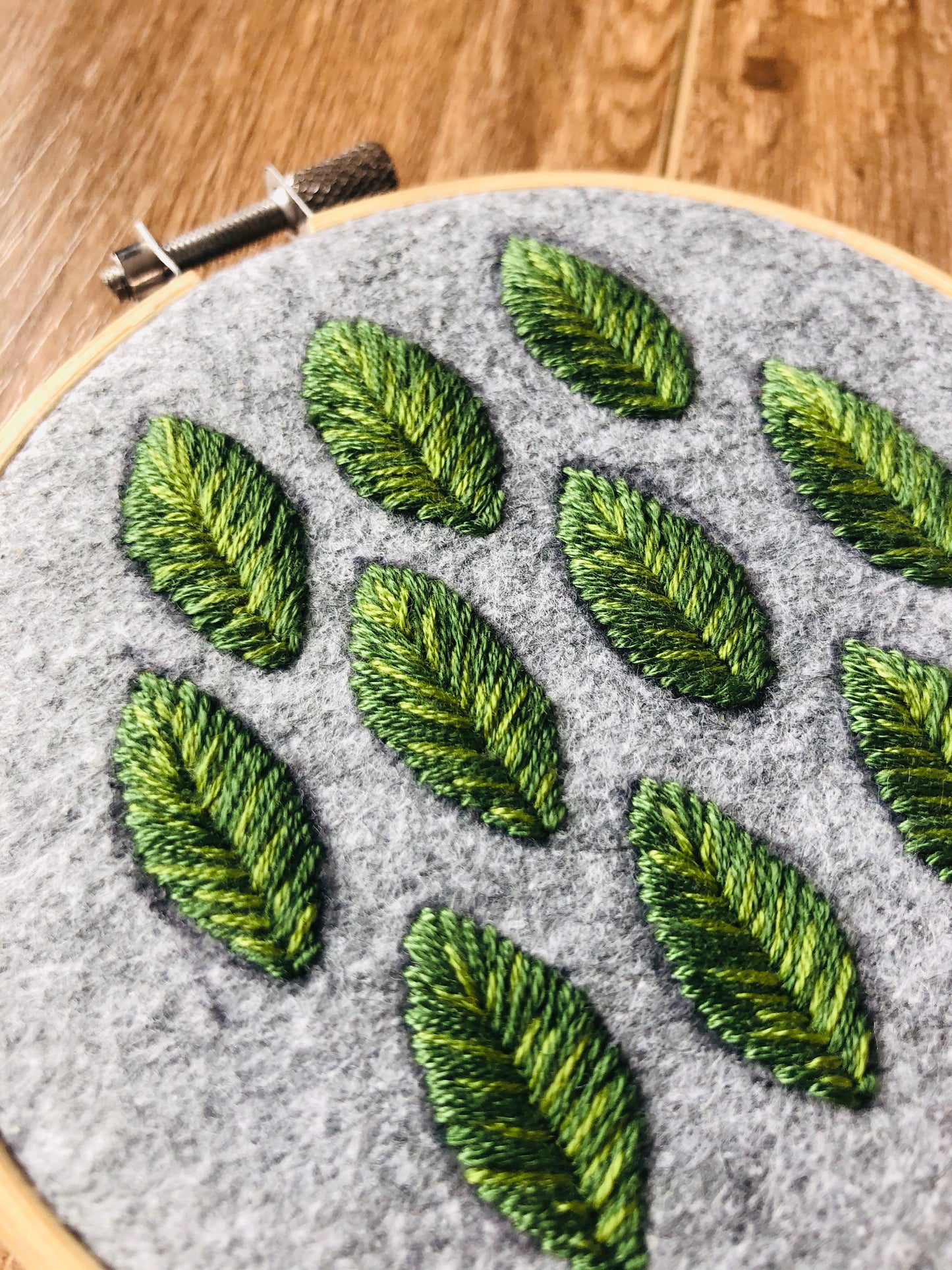 FREE Pattern by Zig - Green Leaves