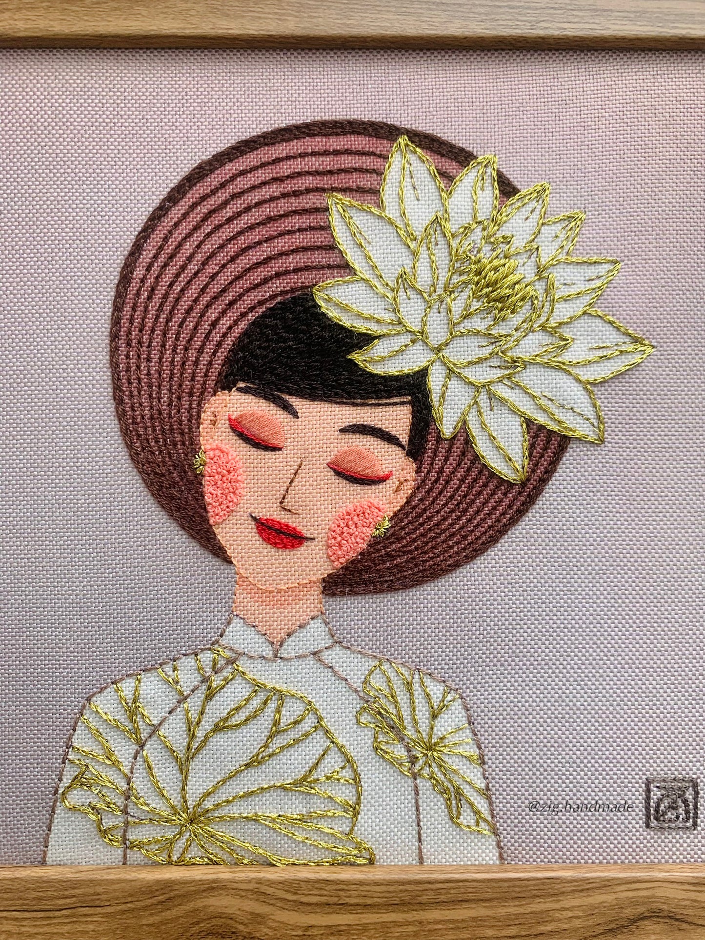 Vietnamese Girl and Lotus - Embroidery Artwork - PDF Pattern by ZIG